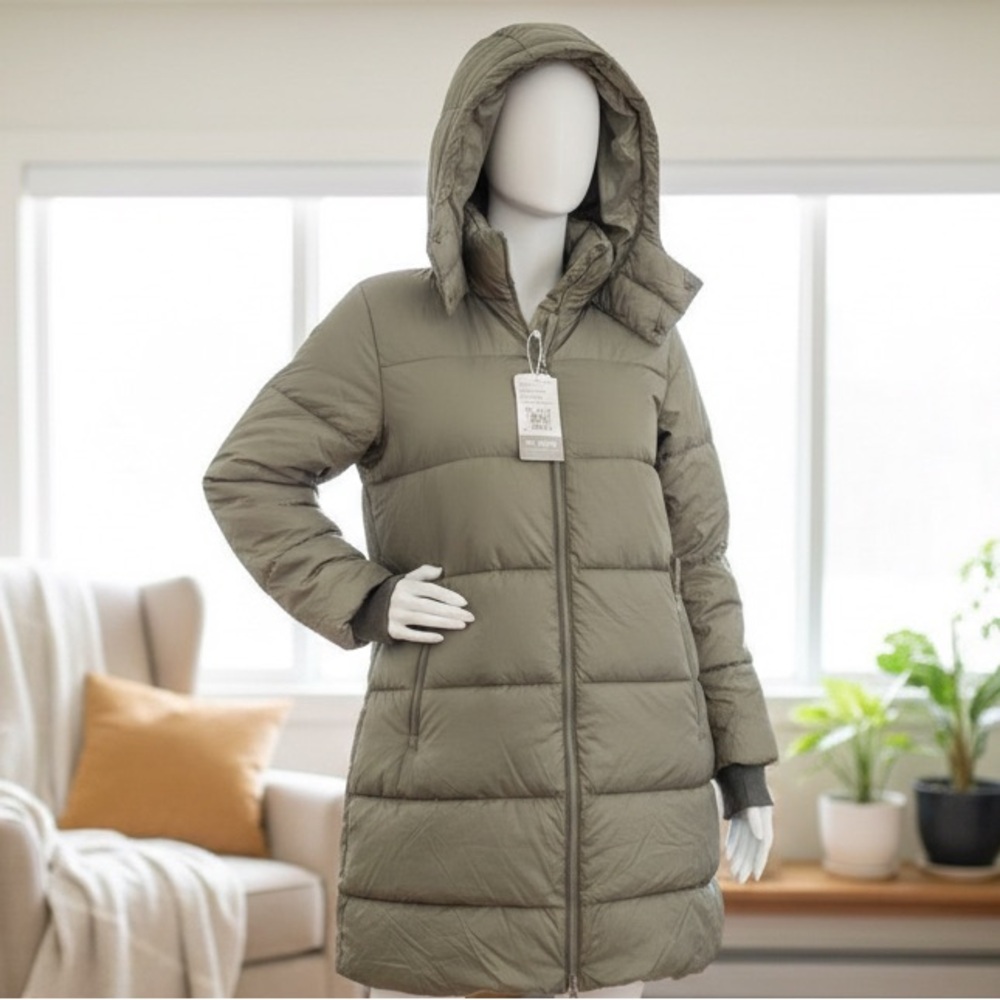 New with tag Vuori Vail Long Down 100% down full zipper jacket Women’s size M